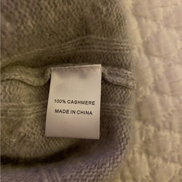 Tuckernuck Gray Cashmere Eloise Cable Knit Boyfriend Crewneck size small - Picture 5 of 6